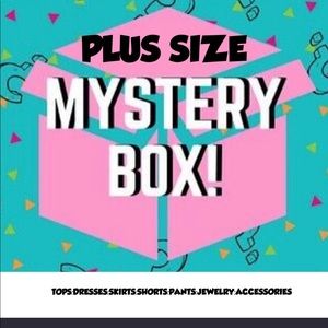 PLUS SIZE MYSTERY BOX: 10 ITEMS (2X/3X)
